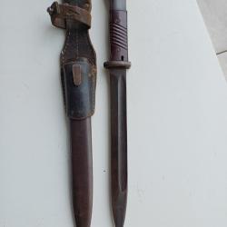 Ba&iuml;onnette 98K num&eacute;ros diff&eacute;rents avec gousset cuir dat&eacute; 42