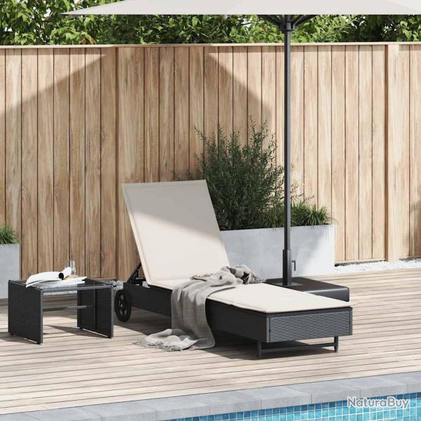 Chaise longue avec roues et coussin noir r�sine tress�e