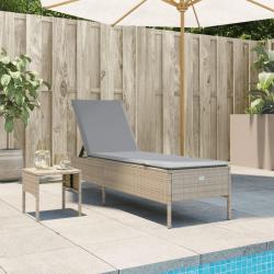 Chaise longue avec table et coussin beige r&eacute;sine tress&eacute;e