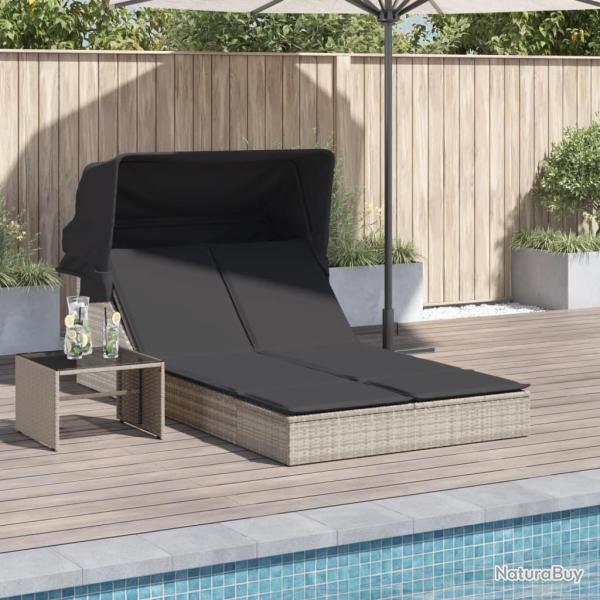 Chaise longue double avec auvent et coussins gris clair rotin