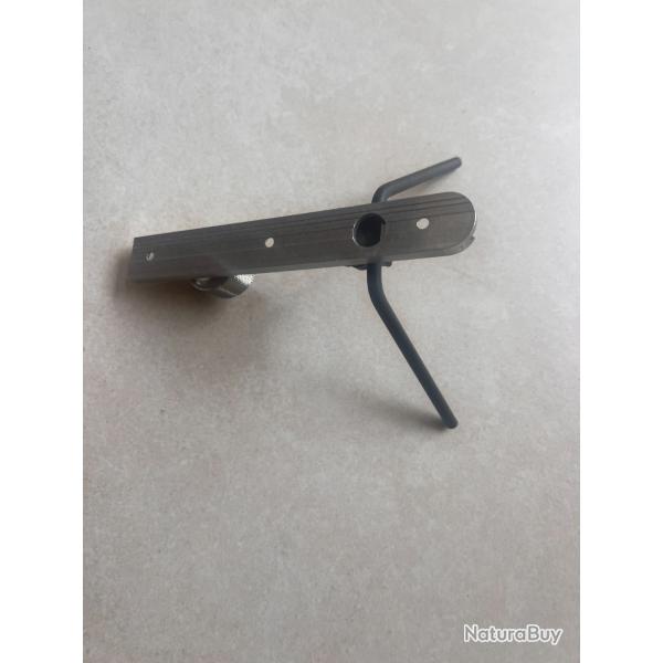 BIPIED ANSCHUTZ AVEC SON RAIL ET UN CALE MAIN