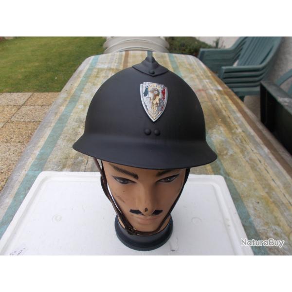 casque adrian WWII, police nationale ,sans int�rieur,,avec sa jugulaire !!!bon �tat