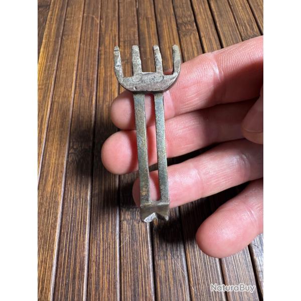 S�CURIT� R�TEAU DE PISTOLETS JUXTAPOS�S A BROCHE PIECE PAS COURANTE