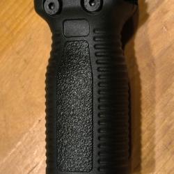 POIGNEE TACTIQUE NOIRE POUR RAIL PICATINNY 20MM/21MM