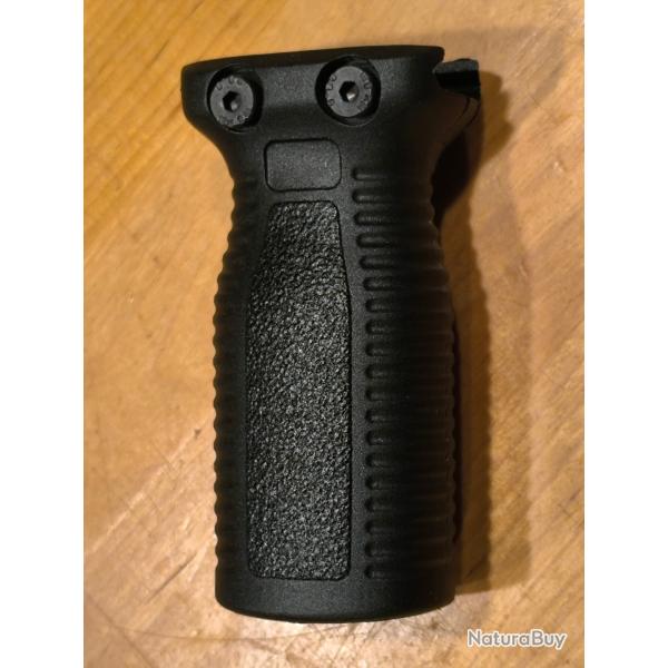 POIGNEE TACTIQUE NOIRE POUR RAIL PICATINNY 20MM/21MM