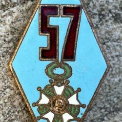 57&deg; R&eacute;giment d'Infanterie, losange, &eacute;mail, dos guilloch&eacute;, &eacute;pingle