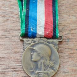 M&eacute;daille comm&eacute;morative de la Grande Guerre - m&eacute;daille des Poilus - MORLON