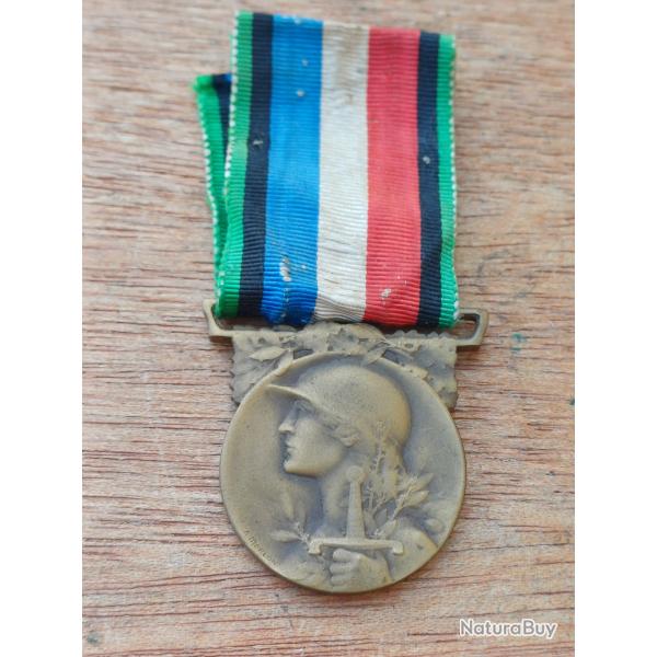 M�daille comm�morative de la Grande Guerre - m�daille des Poilus - MORLON
