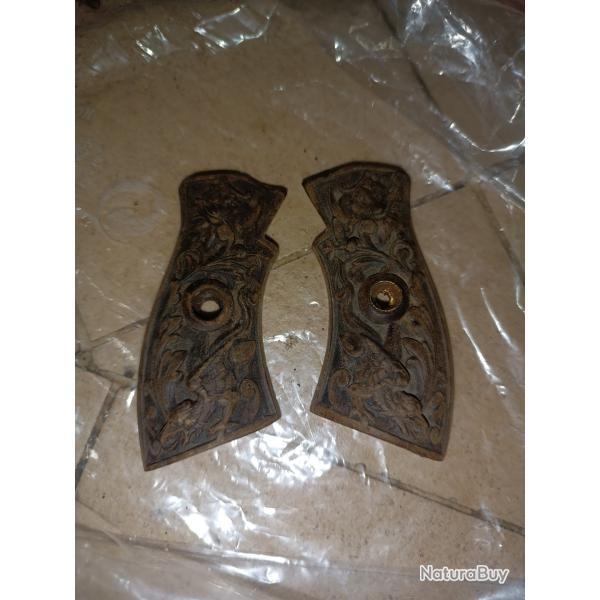 Magnifique paire de plaquettes de Crosse pour revolver anglaise Cal 320