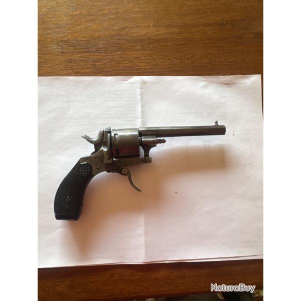 Revolver ancien