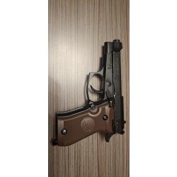BERETTA M84FS CO2 BLOWBACK BILLES ACIER DE 4,5mm 3 JOULES