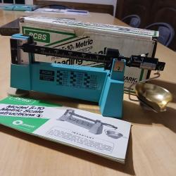 Balance rcbs mod&egrave;le 5 10. Neuve. Compl&egrave;te. Pas lee lyman doseuse poudre pas presse rc rs jr