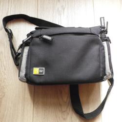 Sacoche de transport et de protection des appareils optiques