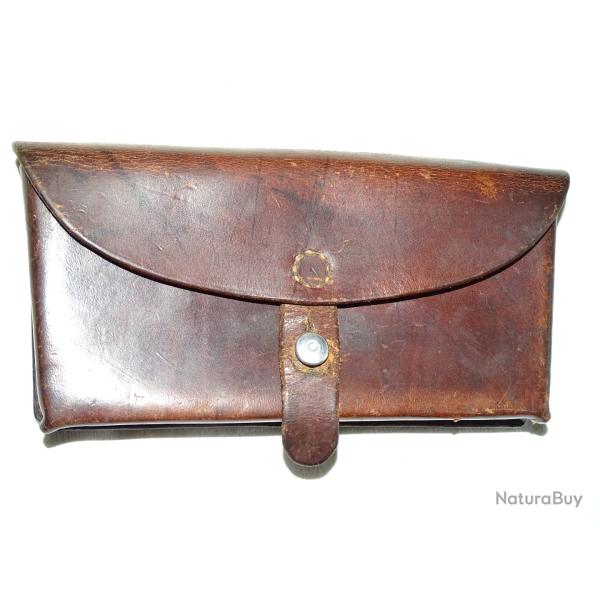 Cartouchi�re suisse en cuir ann�e 1963