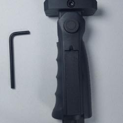 Poign&eacute;e grip avant RIS multi-positions avec emplacements pour interrupteurs d&eacute;port&eacute;s