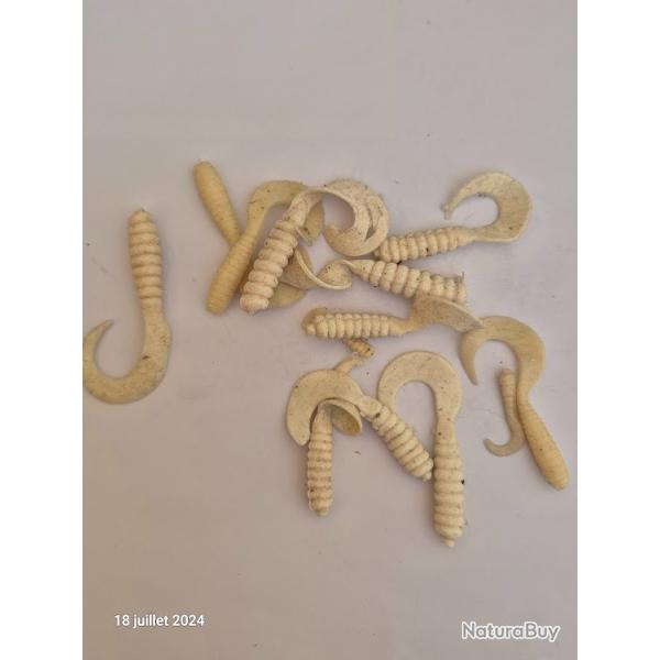 Lot de 11 Leurres blancs et cr�mes , souples 4-8 cm ,