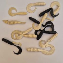 Sachet de 13 Leurres cr&eacute;mes et noirs souples 3-6 cm et 1 poisson , p&ecirc;che.