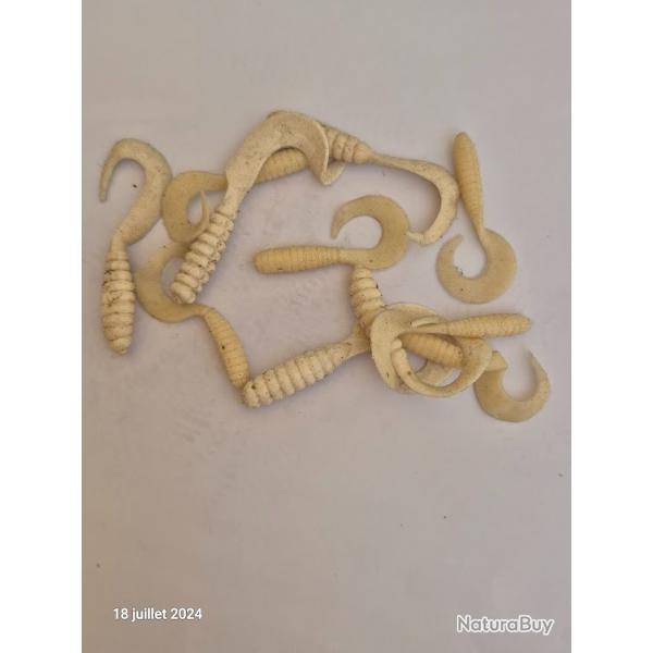 Lot de 21 Leurres blancs et cr�mes , souples 4-8 cm ,