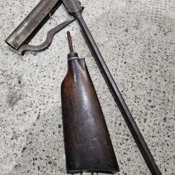 Lot de pi&egrave;ces d&eacute;tach&eacute;es de carabine &agrave; air comprim&eacute; antique