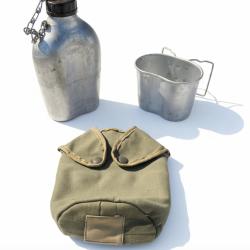 Gourde Arm&eacute;e Fran&ccedil;aise en alu mod&egrave;le 52 avec quart