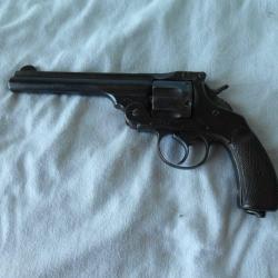 revolver type Smith et Wesson , calibre 44 Russian