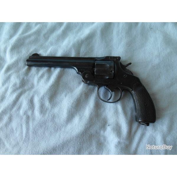 revolver type Smith et Wesson , calibre 44 Russian