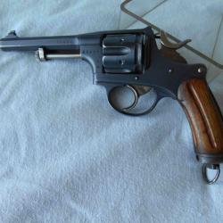 revolver Suisse mod&egrave;le 1882 , calibre 7,5 mm