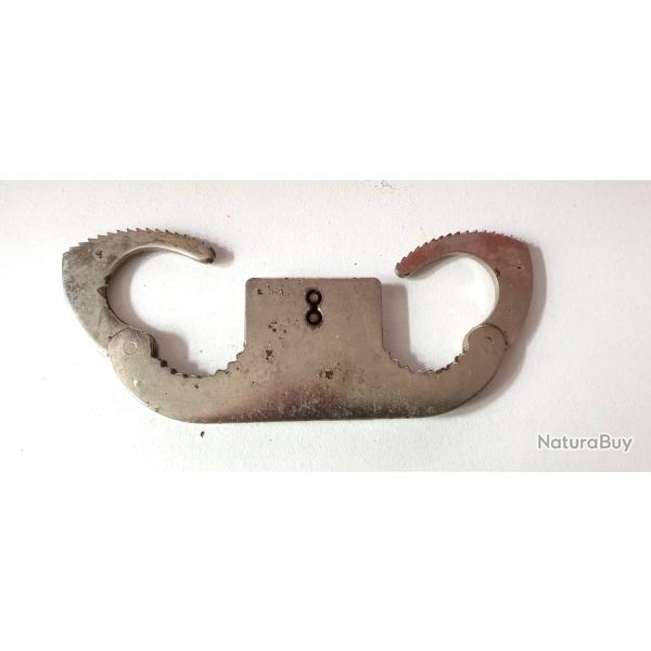 ancienne menotte de pouces