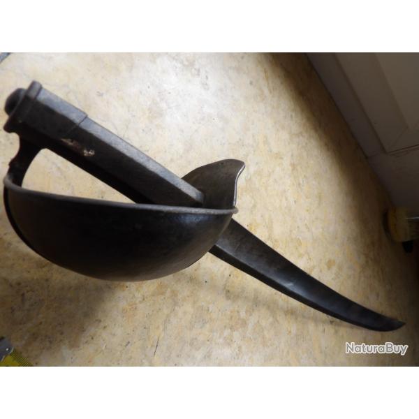 sabre d'abordage de bord marine manu royale Ch�telleraul cuill�re � pot de la "  La royale"