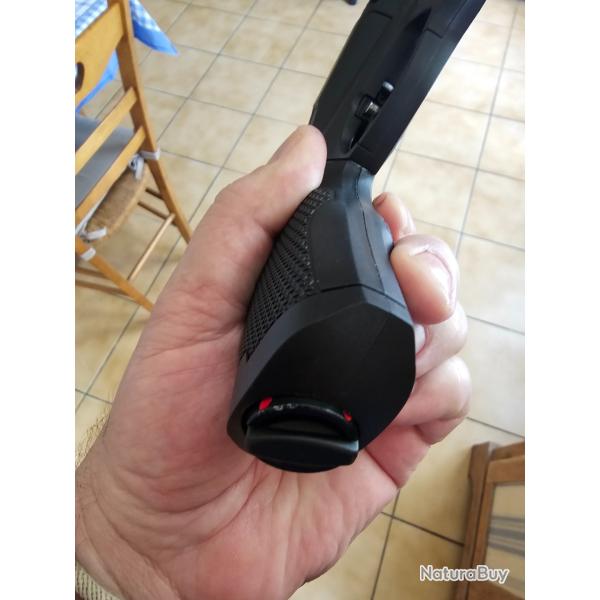 Vend revolver Stoegerair gun , XRD50... �tat neuf tr�s peu servie.