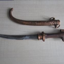 super poignard koummya du MAROC XIX siecle ,&eacute;tui en cuivre ,poignard certi de cuivre.