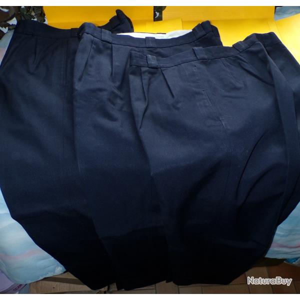 ARMEE DE L'AIR : LOT DE 3 PANTALONS BLEU MARINE EN TAILLE 40 , OCCASION A NOTER IL MANQUE LES BOUTON