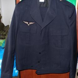 ARMEE DE L'AIR : UNIFORME VESTE ET PANTALON AVEC INSIGNE TISSU DE PILOTE , VESTE TAILLE MILITAIRE 10