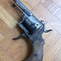 Revolver &agrave; broche belge pour le march&eacute; allemand calibre 7 ou 9 mm type Lefaucheux fin XIXe