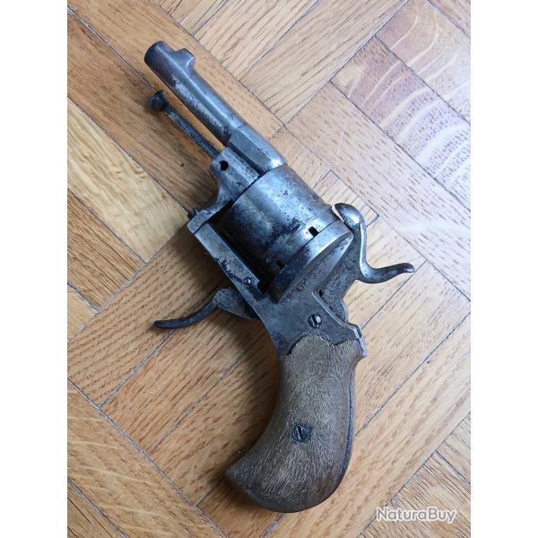 Revolver � broche belge pour le march� allemand calibre 7 ou 9 mm type Lefaucheux fin XIXe