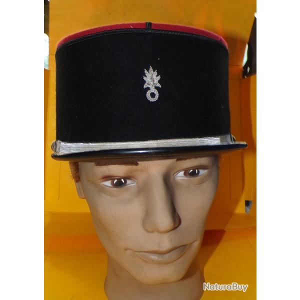 LEGION : KEPI DE SOUS OFFICIER DE LA LEGION ETRANGERE  DE L'ARMEE FRANCAISE , TAILLE 58 DU 1er REGIM