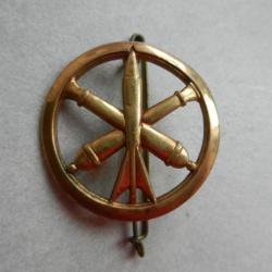 insigne m&eacute;tal Coinderoux militaire fran&ccedil;ais de b&eacute;ret d'artillerie