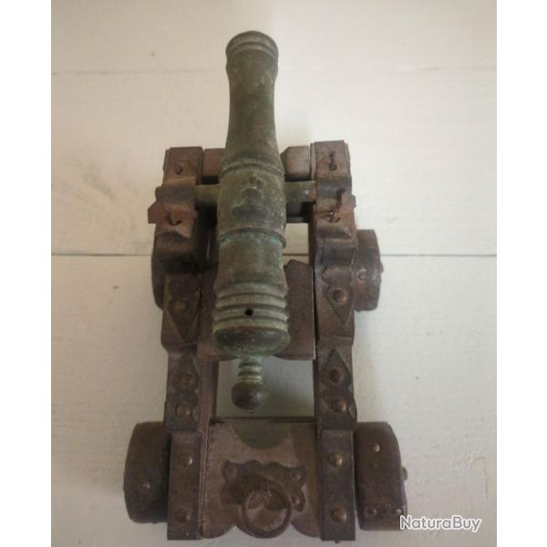 Canon � poudre noire