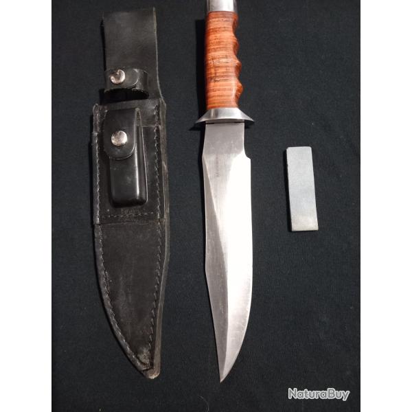 poignard etui et pierre d'affutage BOKER MAGNUM