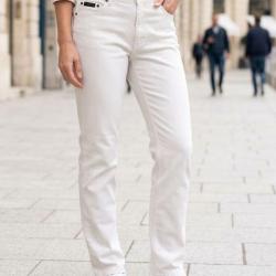 Pantalon Mayflower FIANA2 blanc coupe droite : le confort du stretch au quotidien 42
