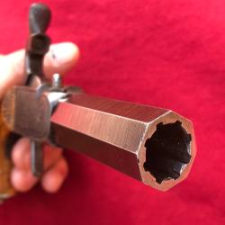 JOLI PISTOLET DE D&Eacute;FENSE &Agrave; PERCUSSION FORT CALIBRE SYST&Egrave;ME &Agrave; CHIEN INVERSE