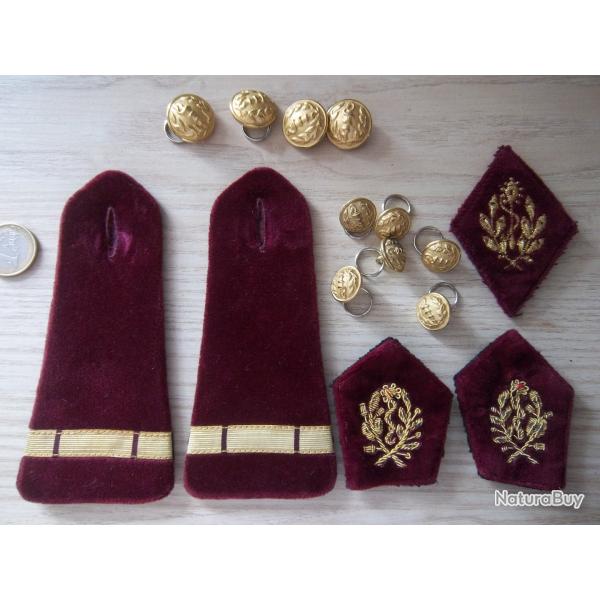 lot militaire boutons �paulettes insignes col sant�