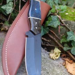 Couteau Skinner Lame Drop Point Acier Carbone 1055 Black Manche R&eacute;sine Etui Cuir Fab Artisanale