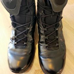 Chaussures d'intervention cuir de couleur noire HAIX taille 47, TBE