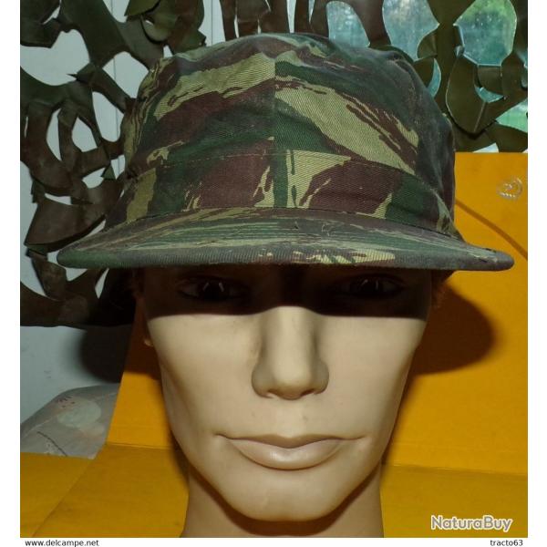 CASQUETTE� EN TISSU DE TYPE MILITAIRE COULEUR CAMOUFLEE, TAILLE 7 OU 56 ,��VENDU DANS L' ETAT VOIR P