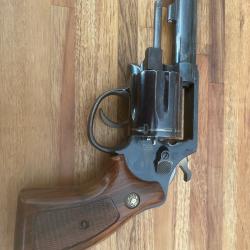 Revolver Taurus Model 83 Calibre 38 Sp&eacute;cial
