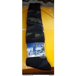 CHAUSSETTES CAMOUFLEES POUR LE FROID EN LOT DE 3 , POINTURE 43/46 , 63% DE COTON ,  ETAT NEUF VOIR P