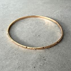 Jonc en or martel&eacute; 14 carats - 20 cm - 9,79 g - bracelet