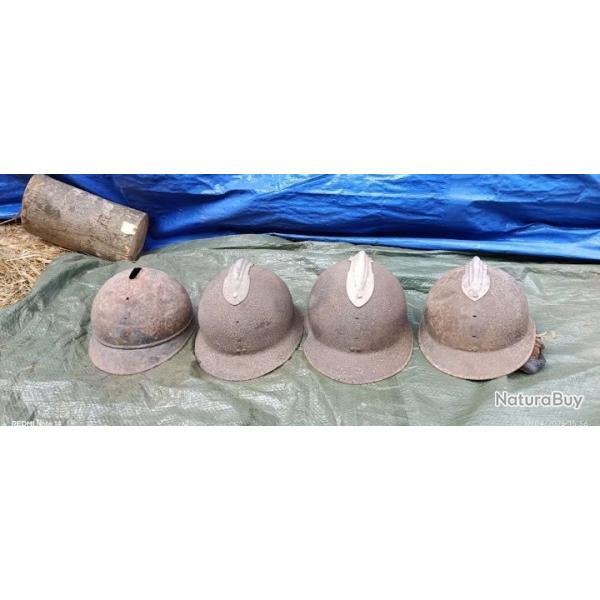 Lot de 4 casques Adrian Anciens - Militaria Arm�e Fran�aise WW1 / WW2