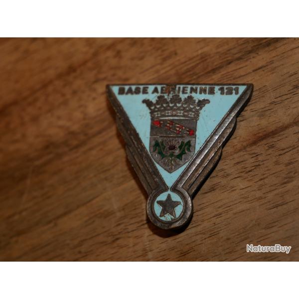 Insigne BASE AERIENNE 131 petit manque d'�maille
